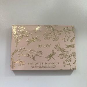 Jouer Bouquet D’amour Blush Palette